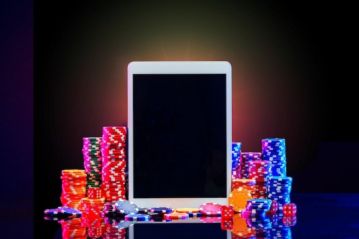 Multi-player Domino QQ table interface showing tile layouts and player positions at daftar mawartoto